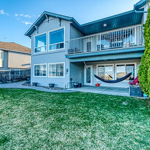 Fantastic 1/2 Duplex with Lake View